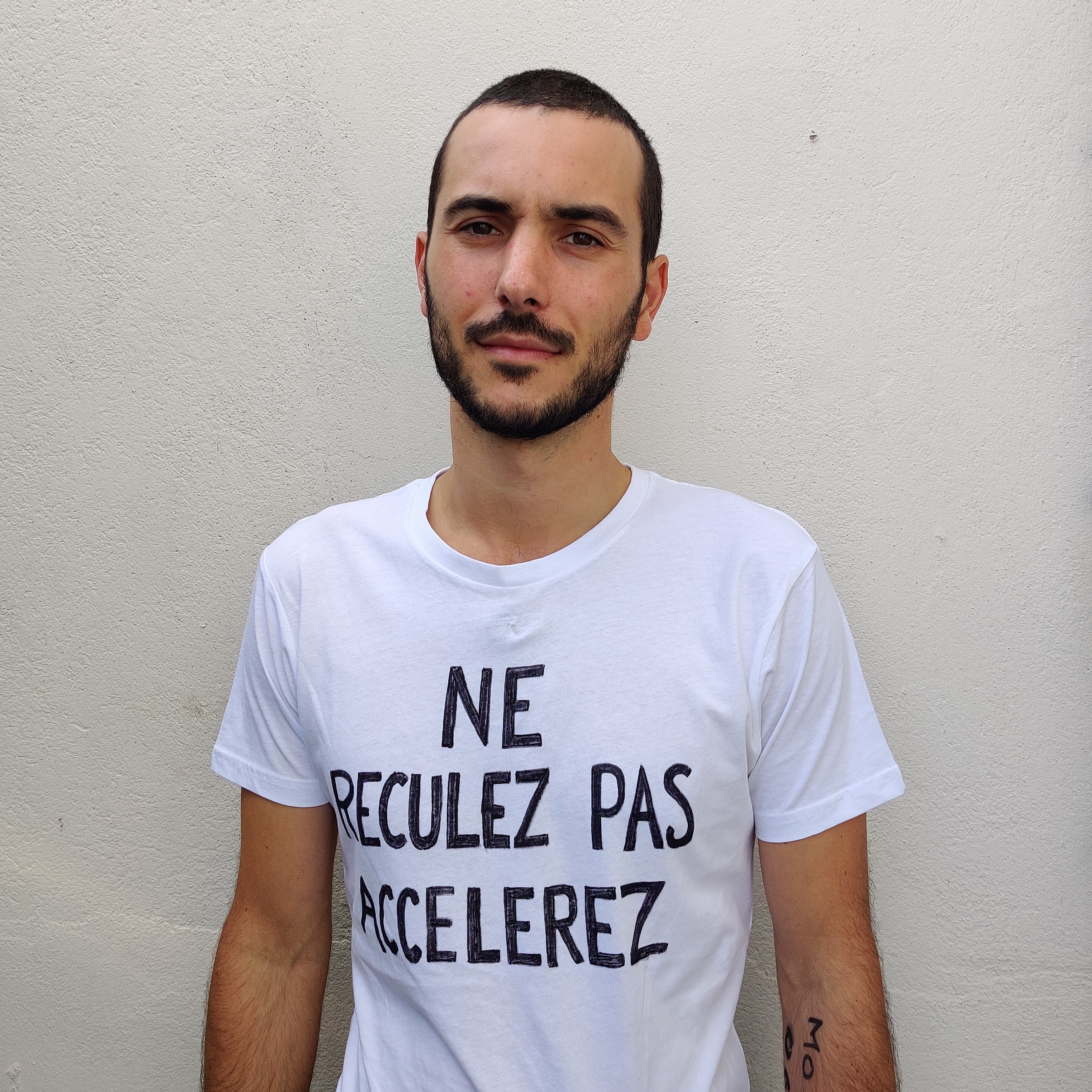 Portrait tshirt lisible